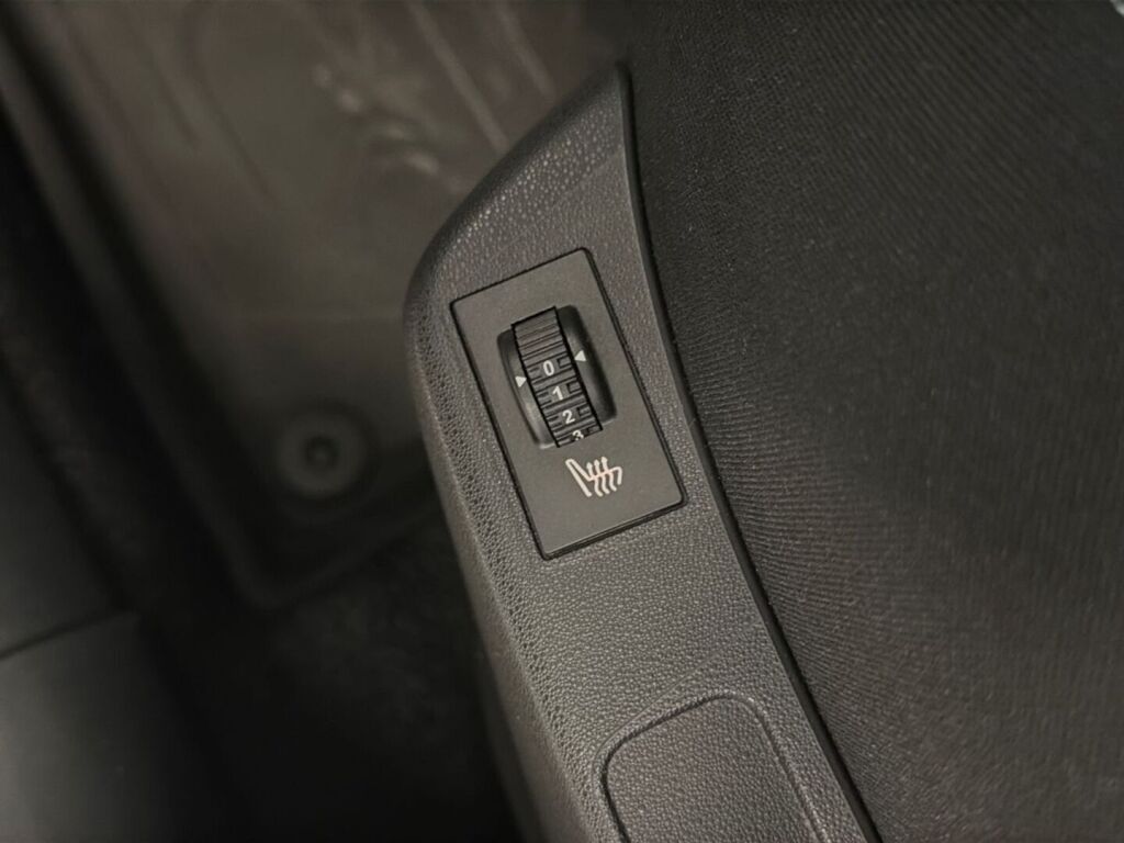 Citroen C4 2015 Punainen