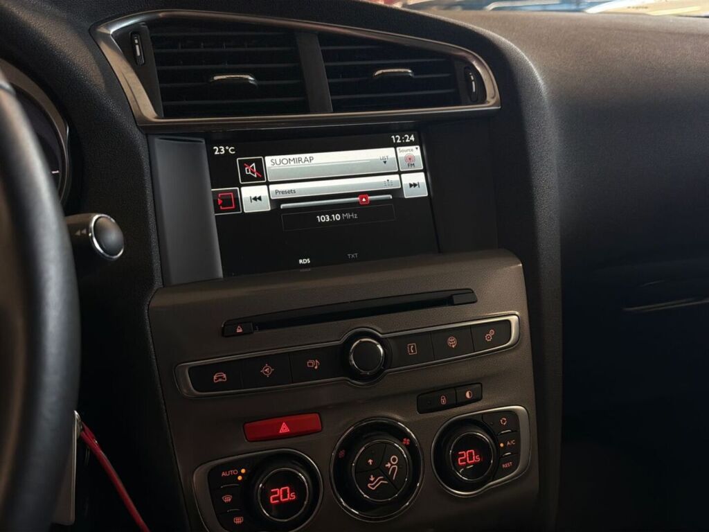 Citroen C4 2015 Punainen