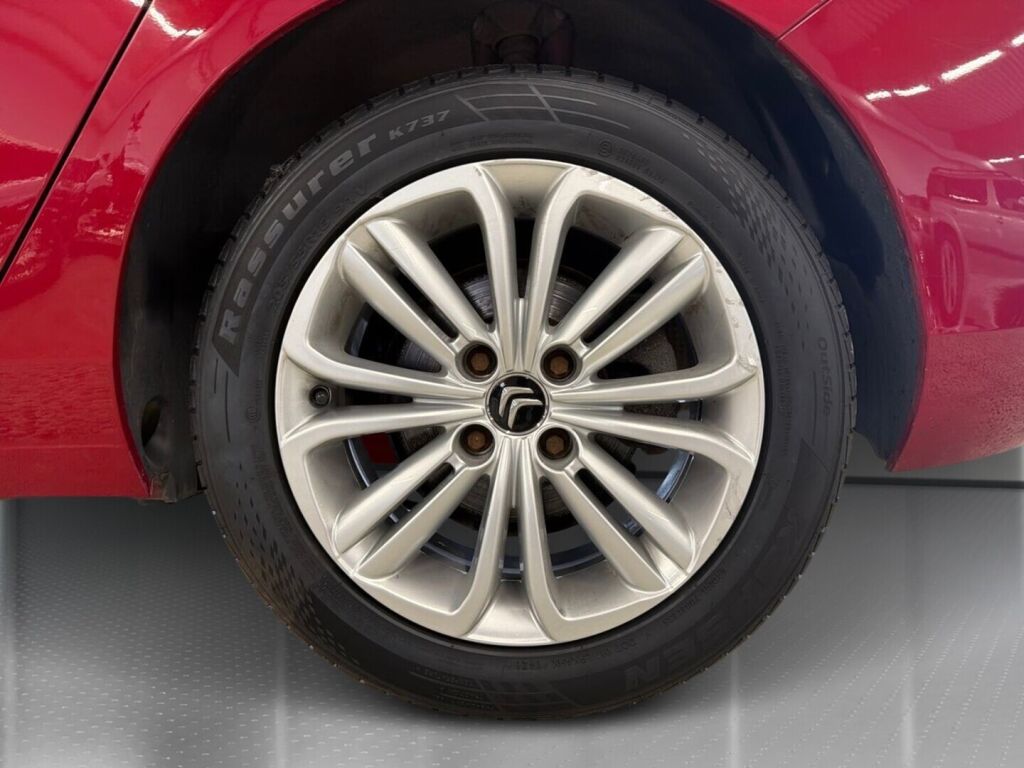 Citroen C4 2015 Punainen