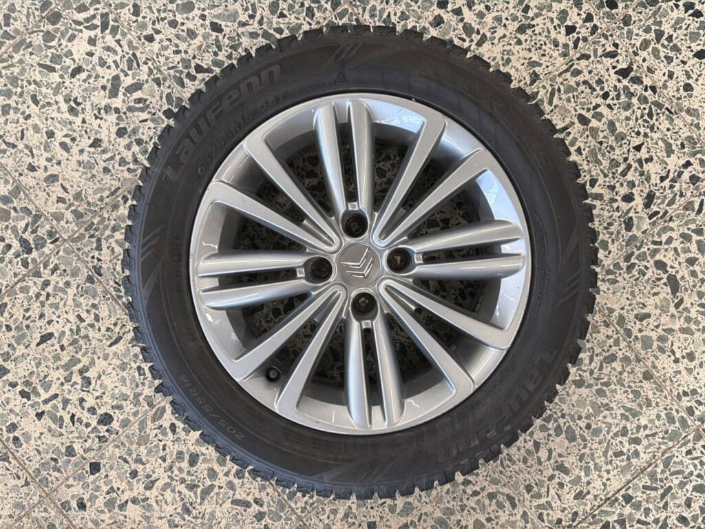 Citroen C4 2015 Punainen