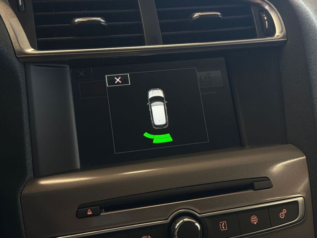Citroen C4 2015 Punainen