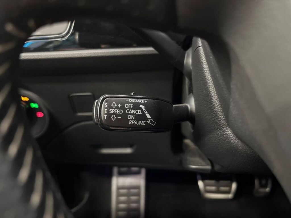 Seat Leon ST 2015 Sininen