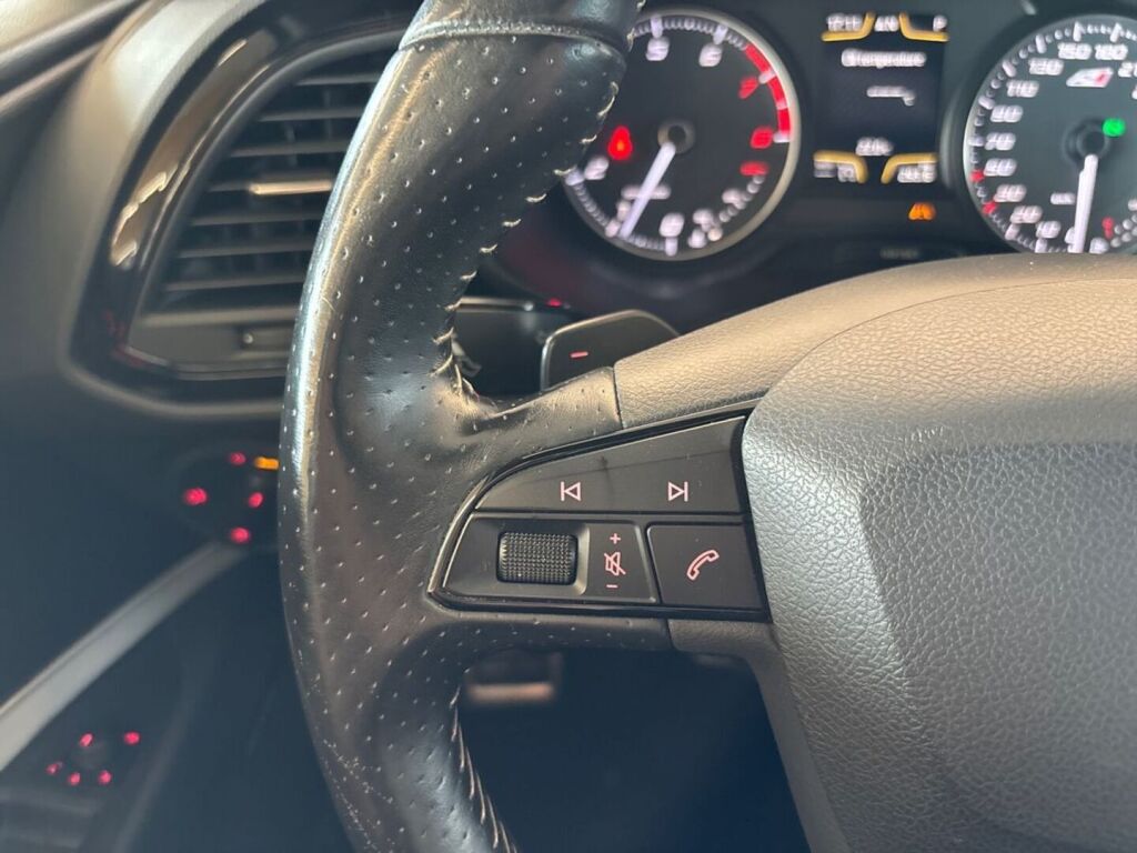Seat Leon ST 2015 Sininen