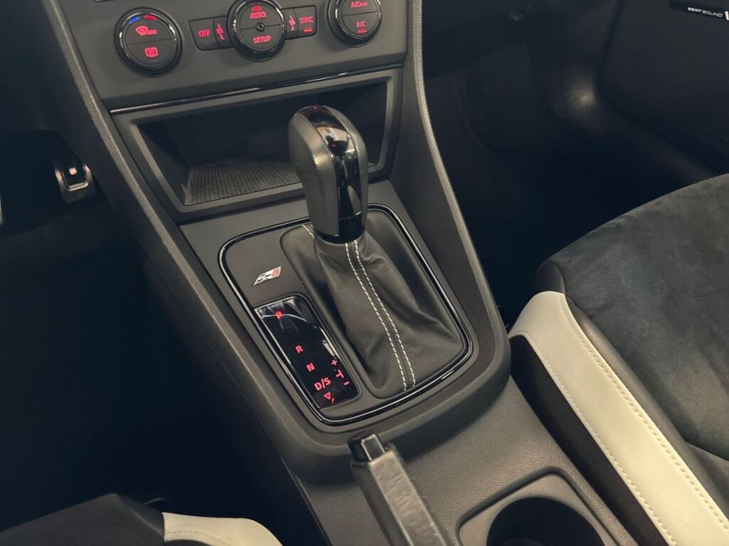 Seat Leon ST 2015 Sininen