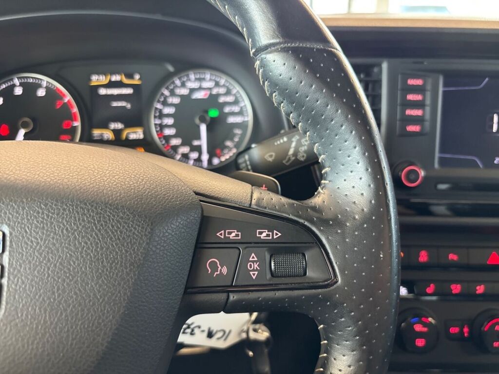 Seat Leon ST 2015 Sininen