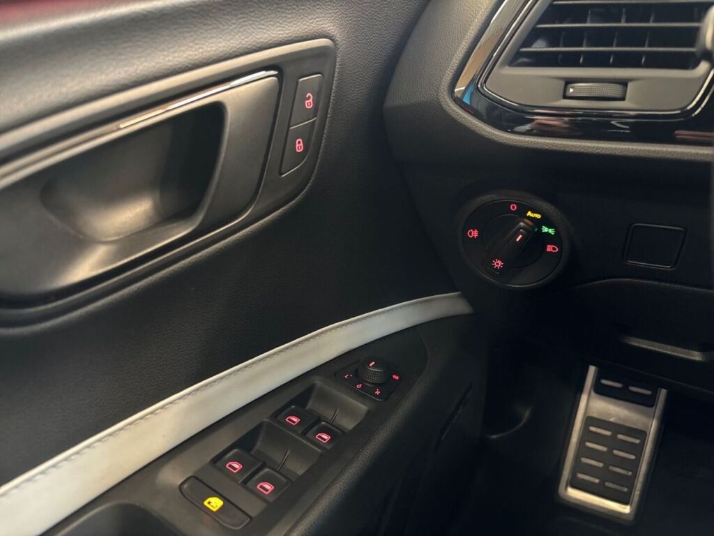 Seat Leon ST 2015 Sininen
