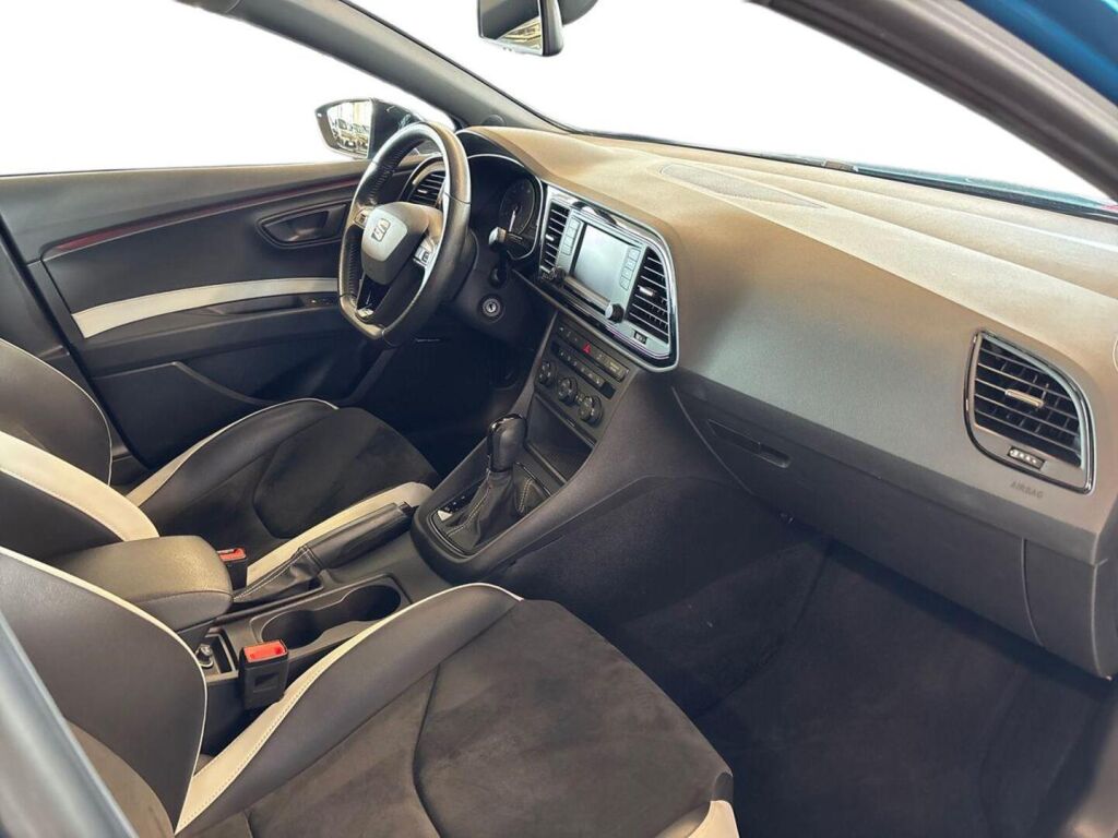 Seat Leon ST 2015 Sininen
