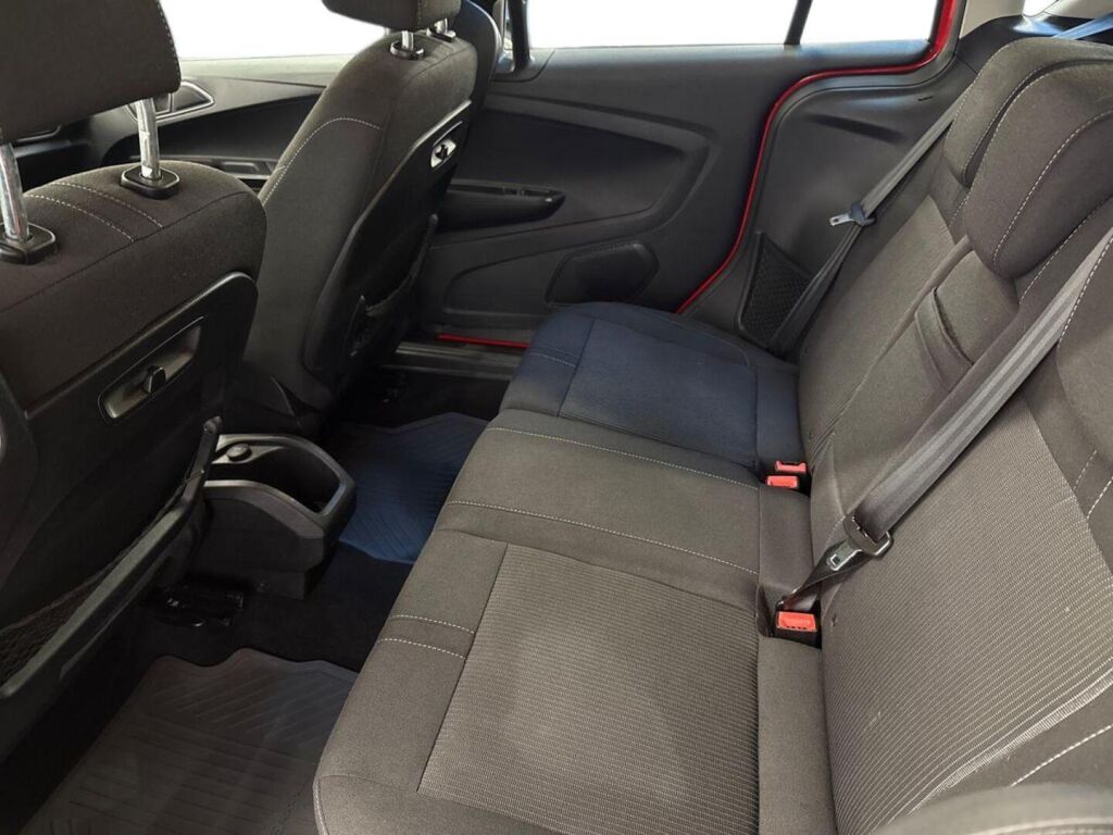 Ford B-Max 2015 Punainen