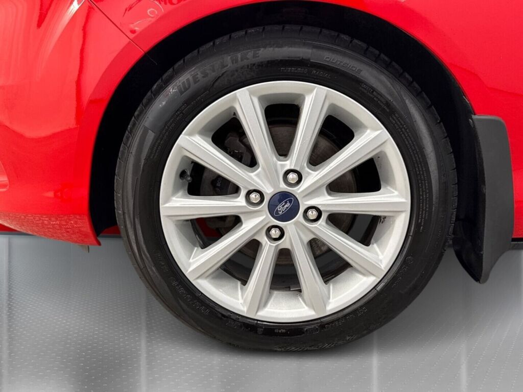 Ford B-Max 2015 Punainen