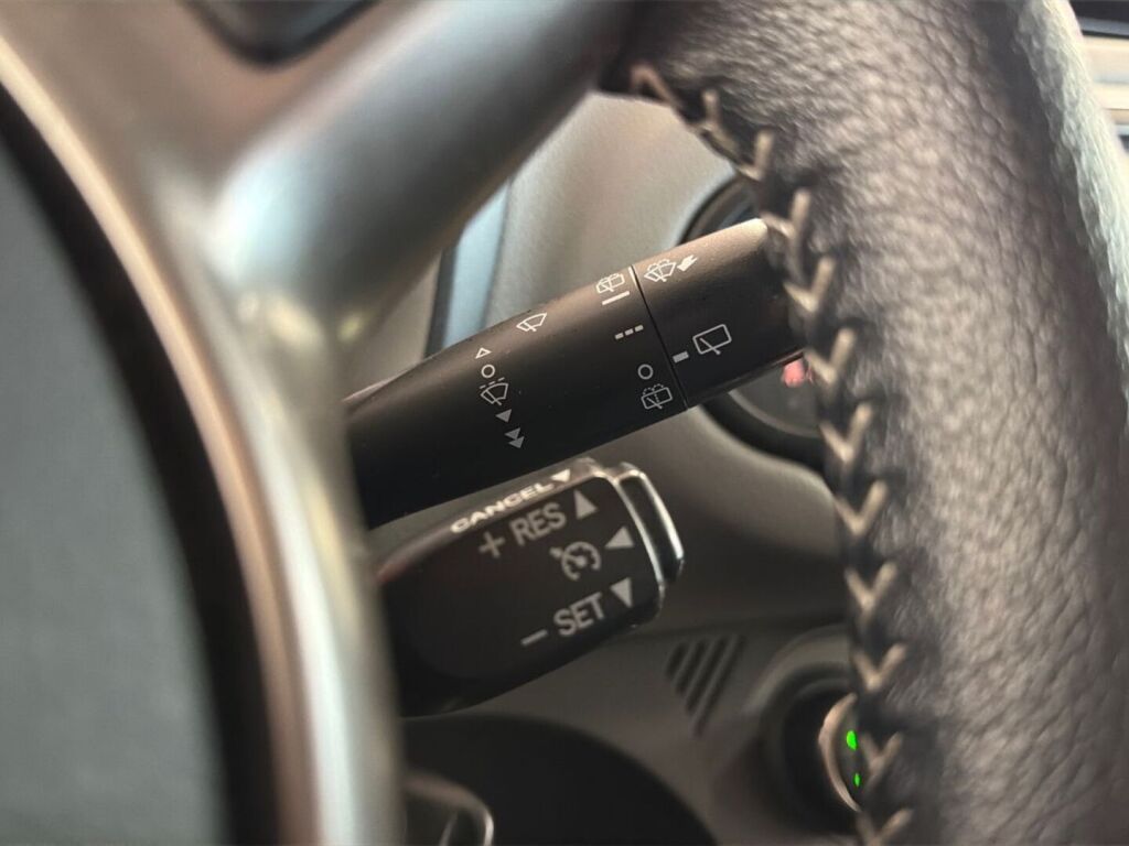 Toyota Yaris 2015 Ruskea (beige)