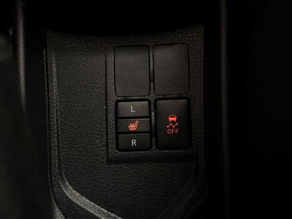 Toyota Yaris 2015 Ruskea (beige)