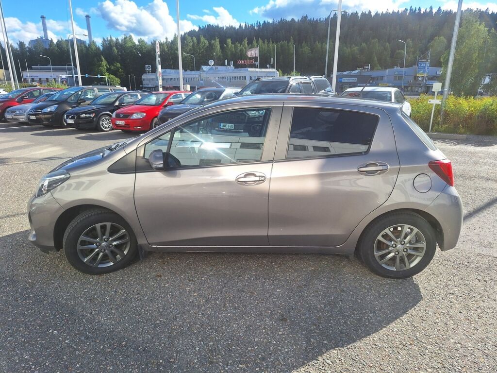 Toyota Yaris 2015 Ruskea (beige)