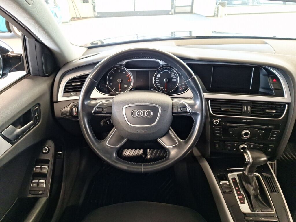 Audi A4 2015 Musta