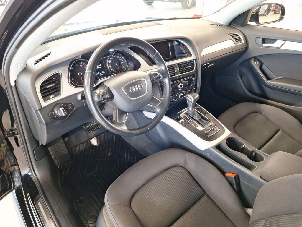 Audi A4 2015 Musta