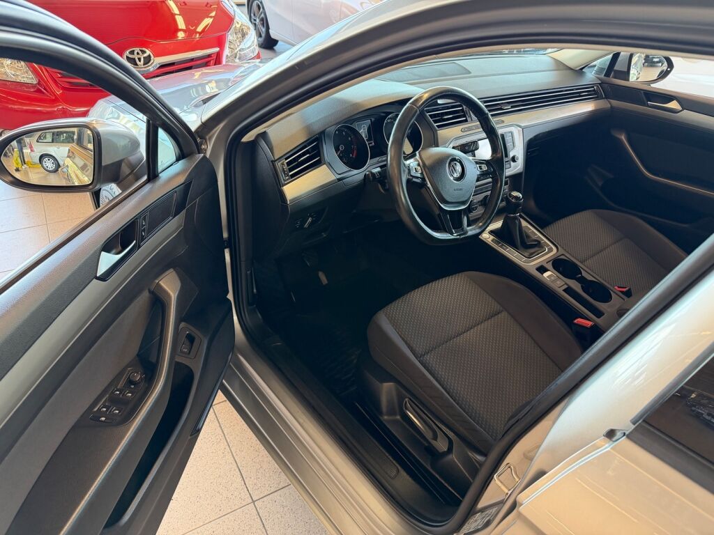 Volkswagen Passat 2015 Harmaa
