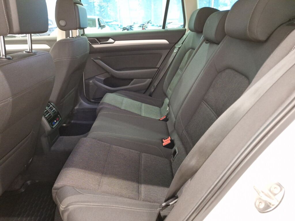 Volkswagen Passat 2015 Valkoinen