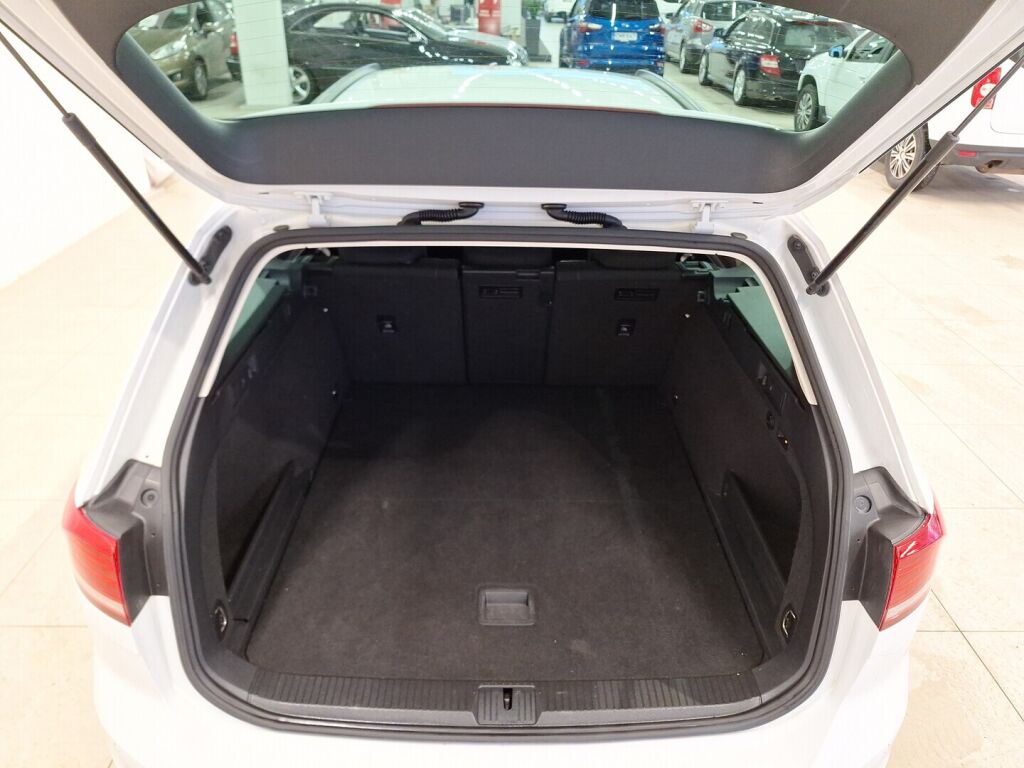 Volkswagen Passat 2015 Valkoinen