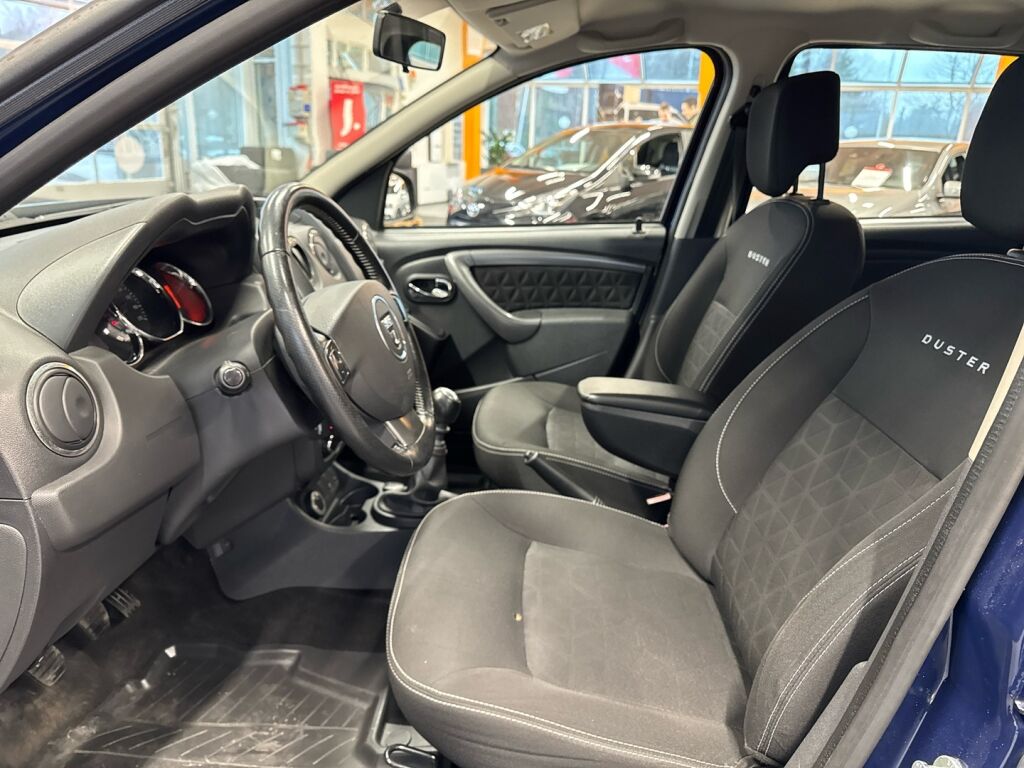 Dacia Duster 2015 Sininen