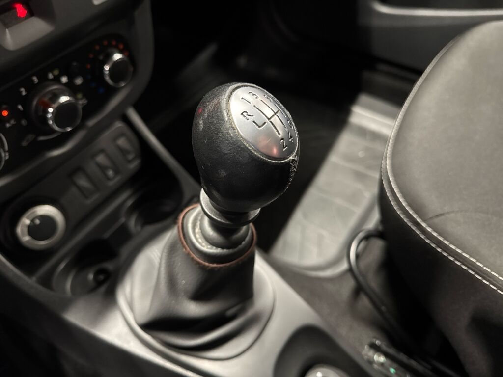 Dacia Duster 2015 Sininen