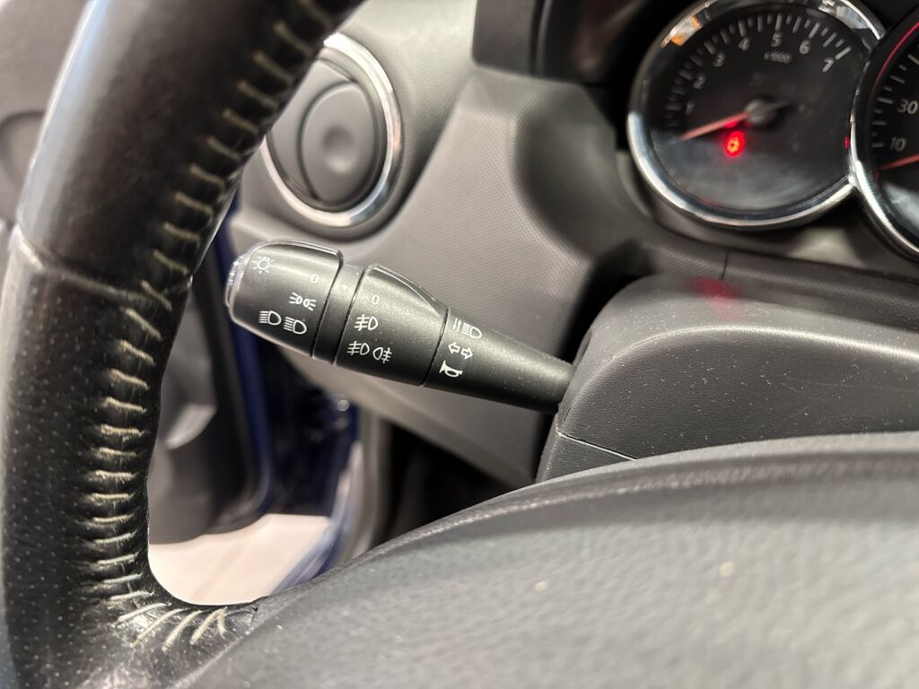 Dacia Duster 2015 Sininen