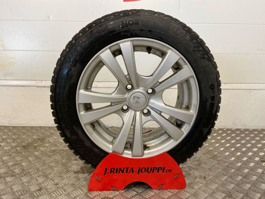 Ford Fiesta 2015 Musta
