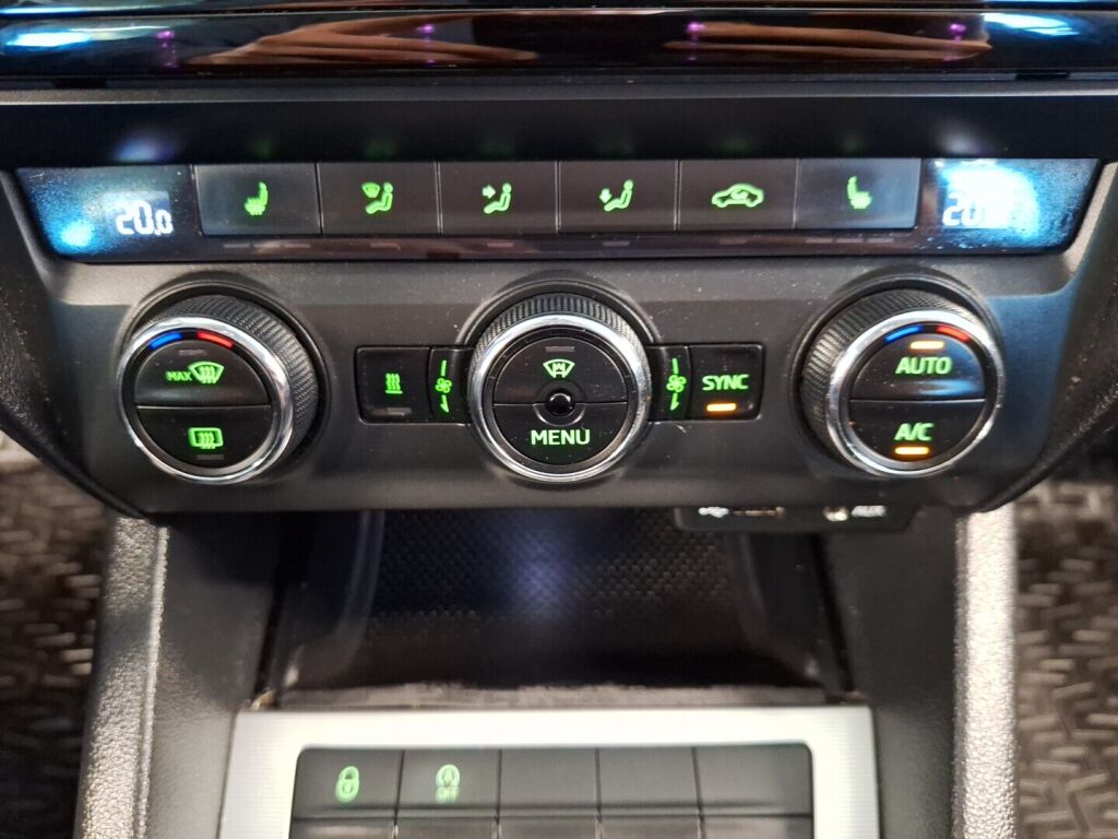 Skoda Octavia 2016 Ruskea (beige)