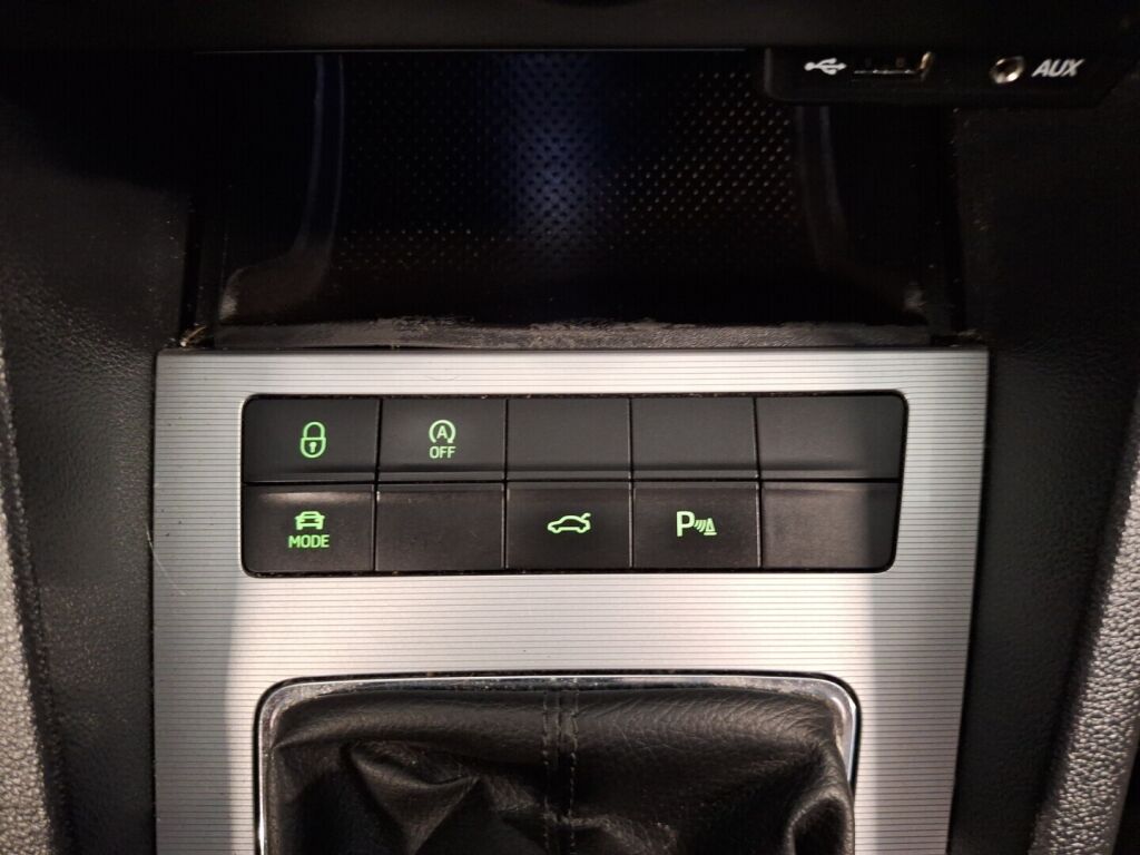 Skoda Octavia 2016 Ruskea (beige)