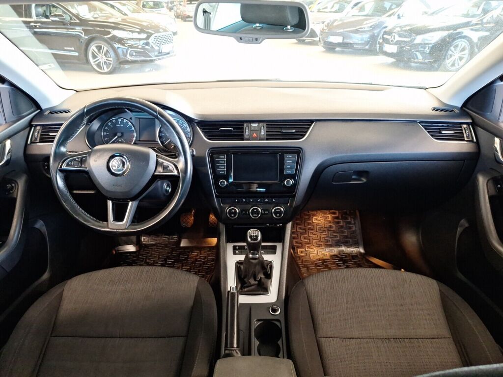 Skoda Octavia 2016 Ruskea (beige)
