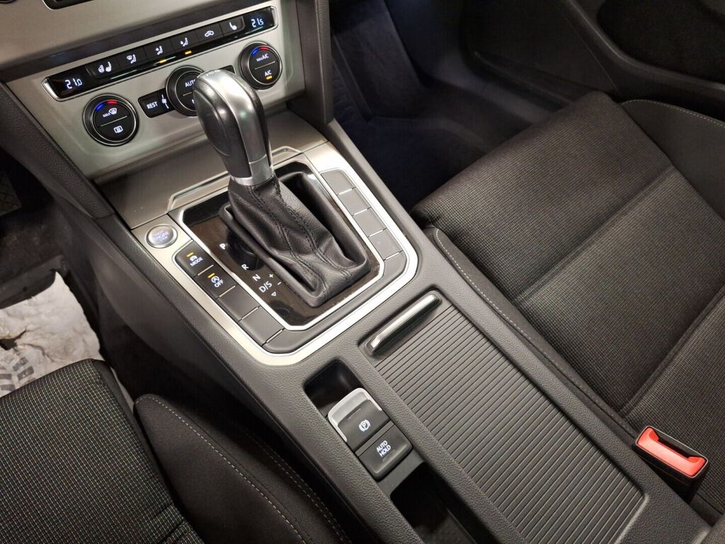 Volkswagen Passat 2016 Valkoinen