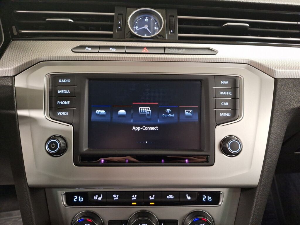 Volkswagen Passat 2016 Valkoinen