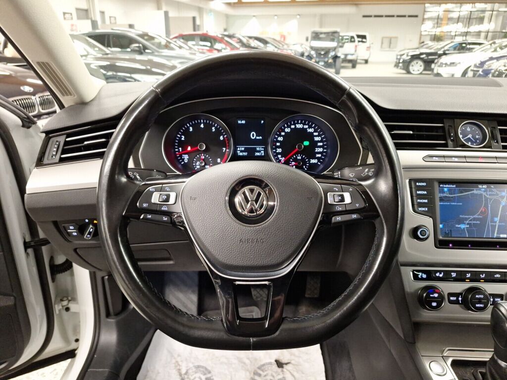 Volkswagen Passat 2016 Valkoinen