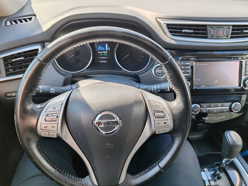 Nissan X-Trail 2016 Musta