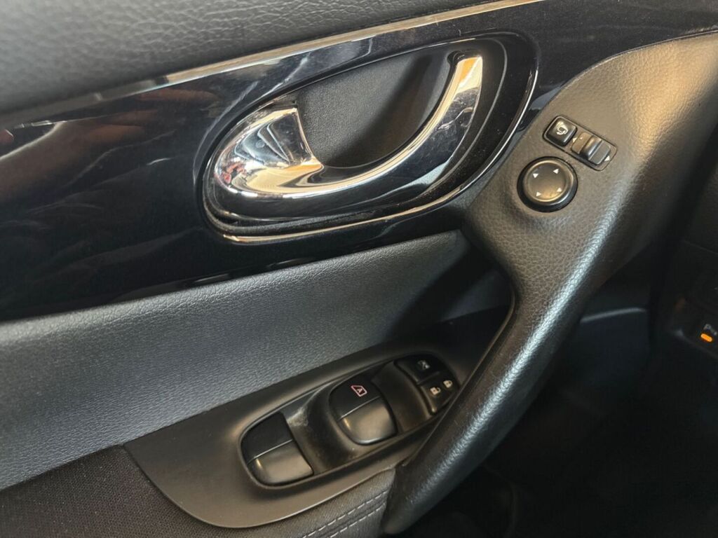 Nissan Qashqai 2016 Ruskea (beige)