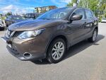 Nissan Qashqai 2016 Ruskea (beige)