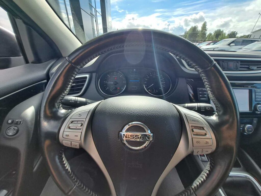 Nissan Qashqai 2016 Ruskea (beige)