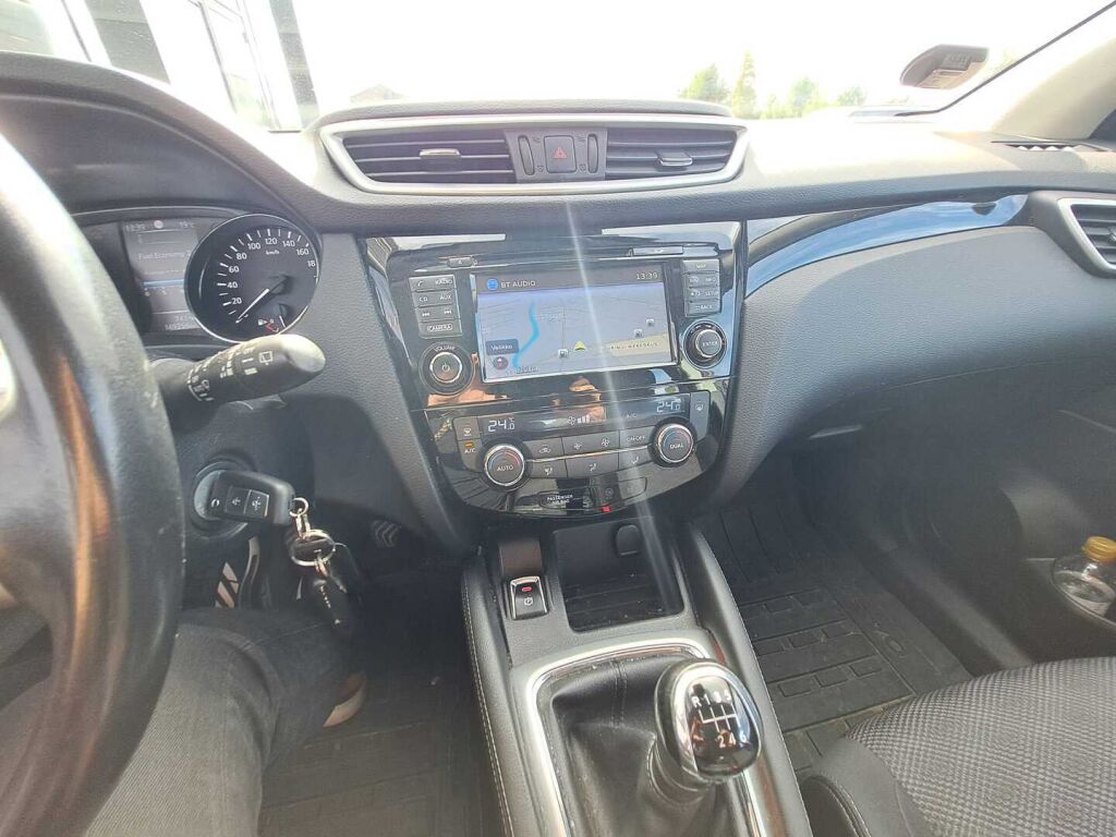 Nissan Qashqai 2016 Ruskea (beige)