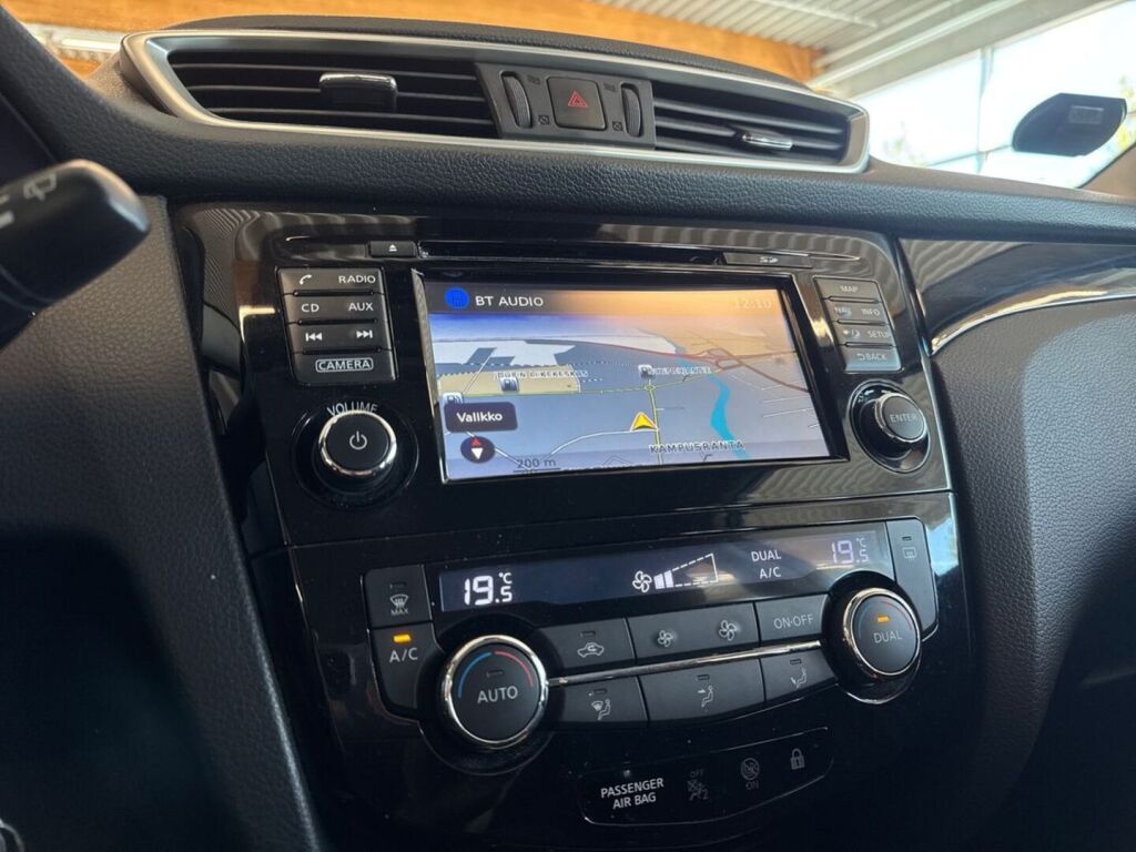 Nissan Qashqai 2016 Ruskea (beige)