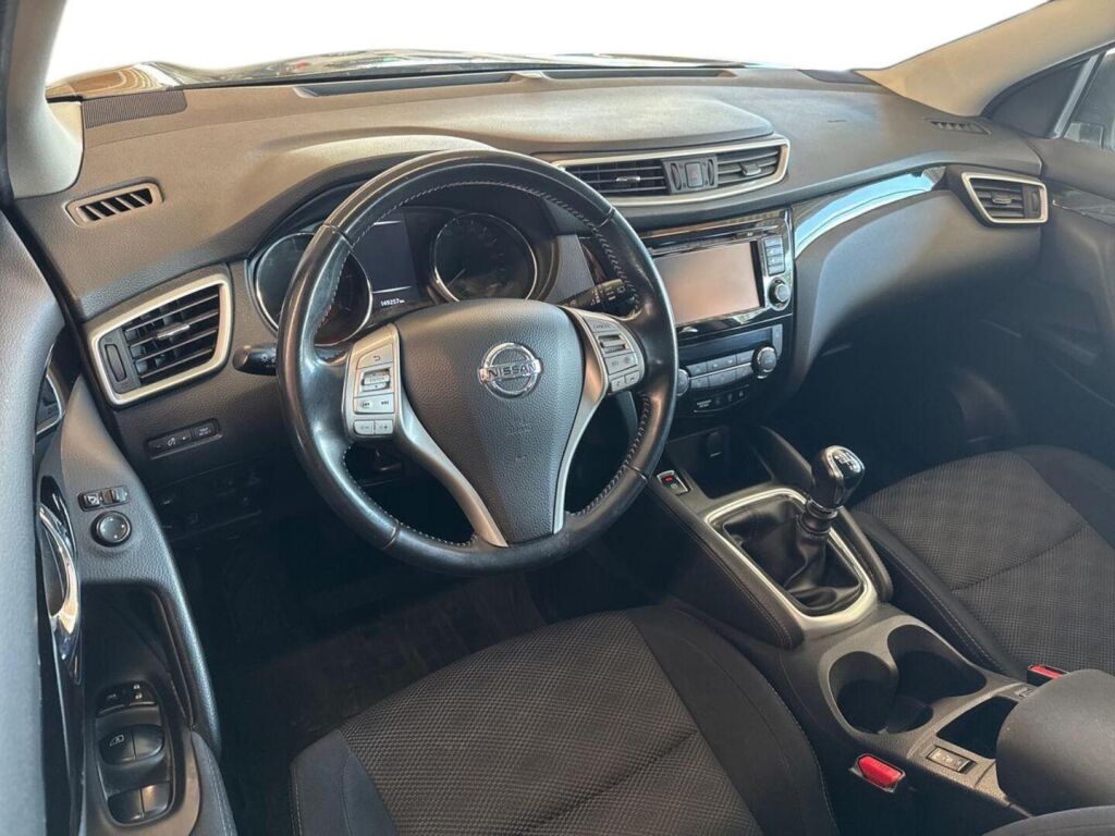 Nissan Qashqai 2016 Ruskea (beige)