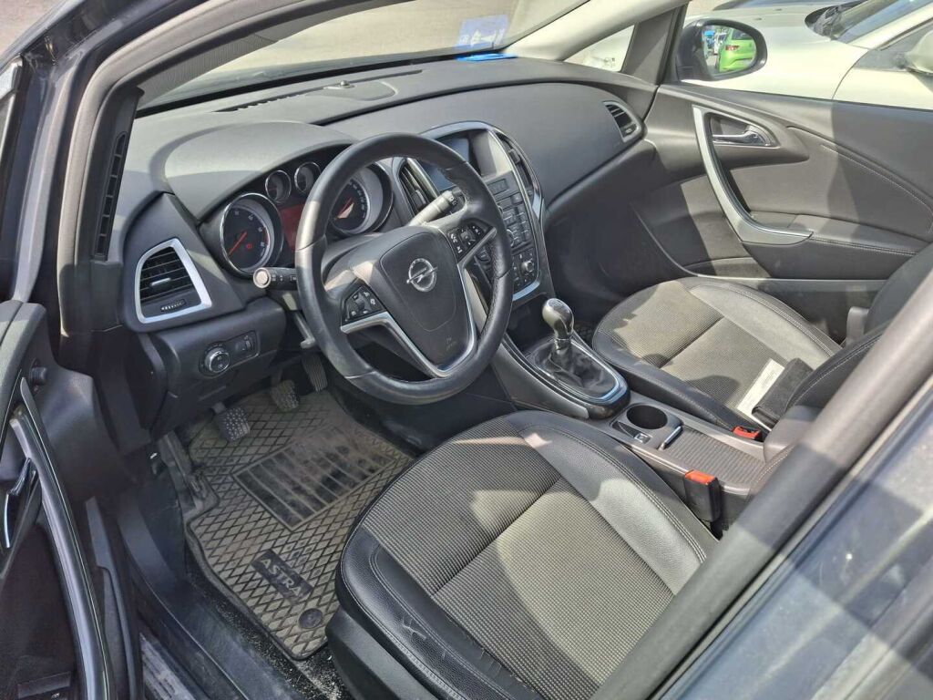 Opel Astra 2014 Harmaa