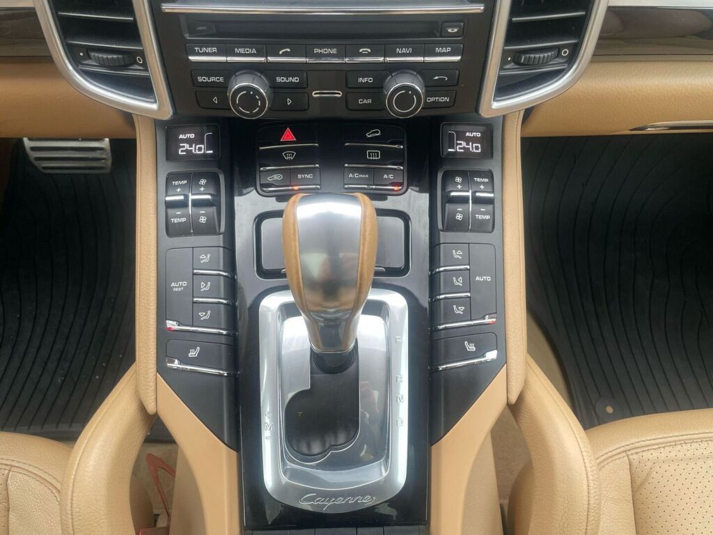 Porsche Cayenne 2016 Valkoinen