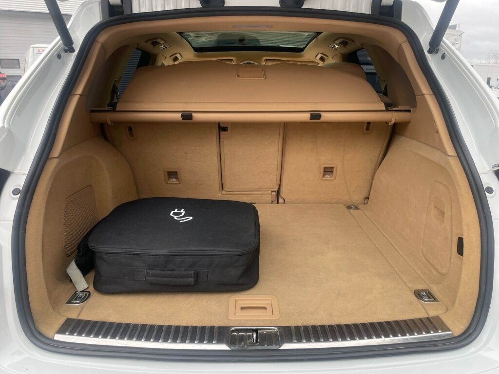 Porsche Cayenne 2016 Valkoinen