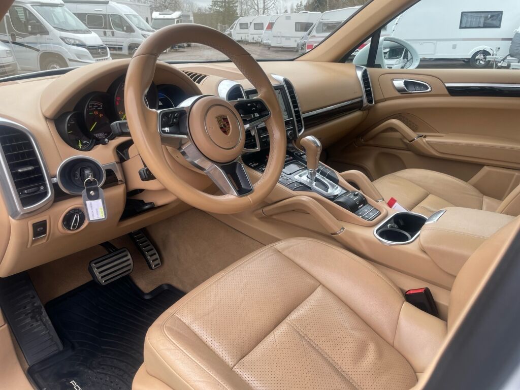 Porsche Cayenne 2016 Valkoinen