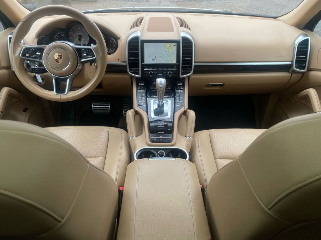Porsche Cayenne 2016 Valkoinen