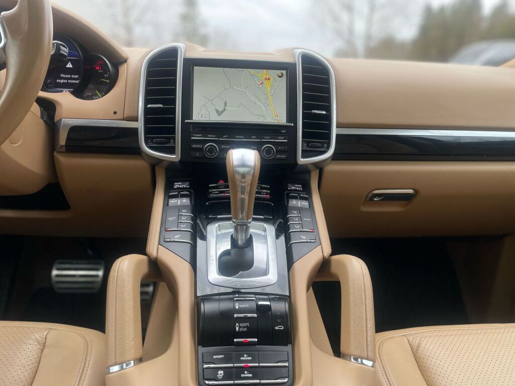 Porsche Cayenne 2016 Valkoinen