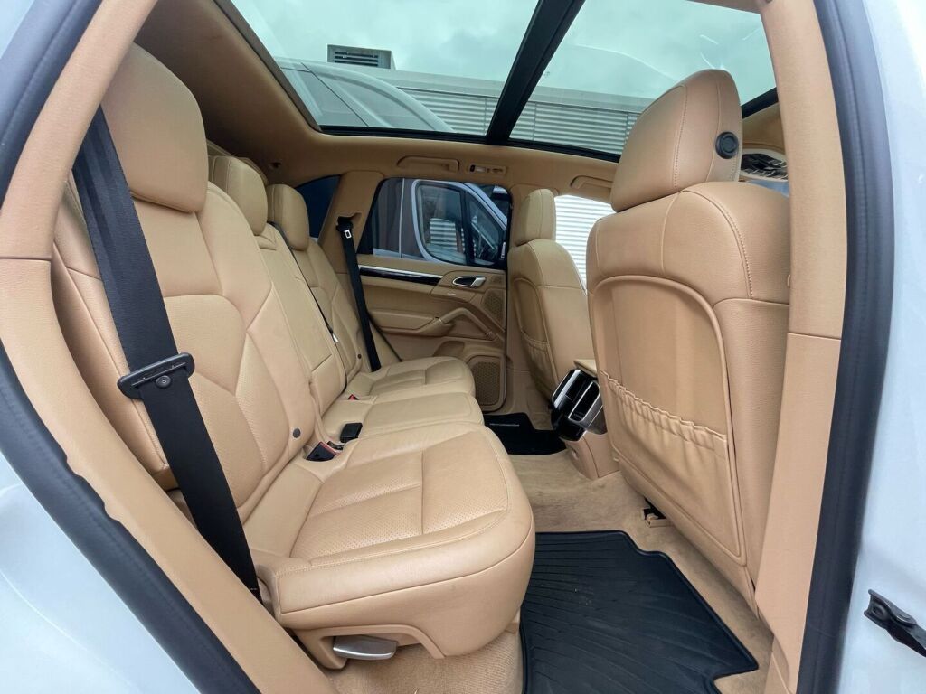 Porsche Cayenne 2016 Valkoinen