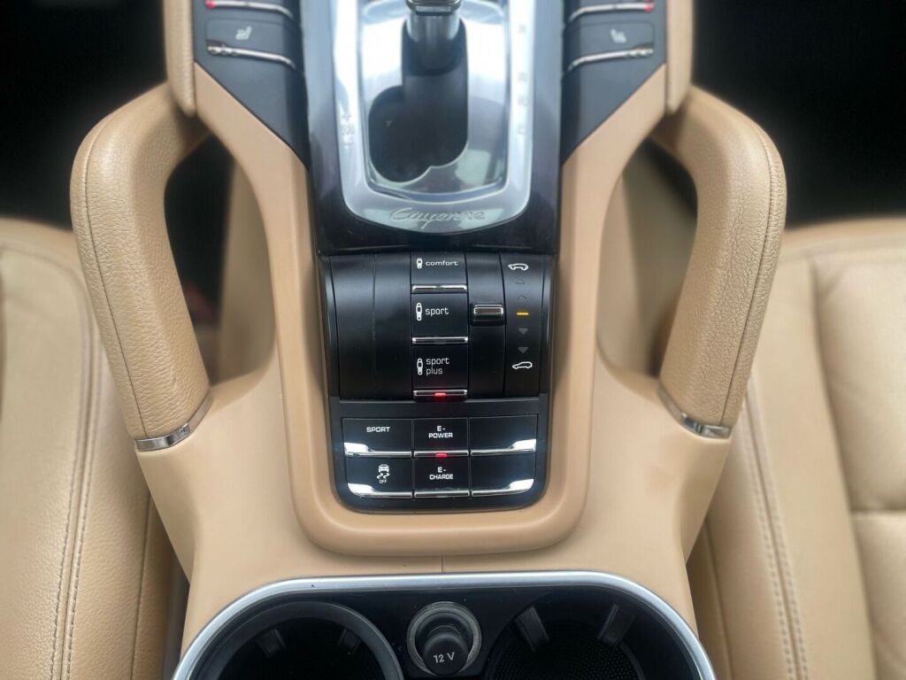 Porsche Cayenne 2016 Valkoinen