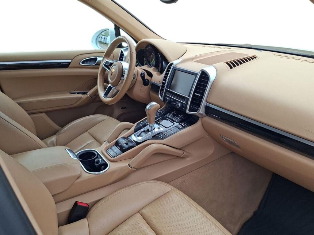 Porsche Cayenne 2016 Valkoinen