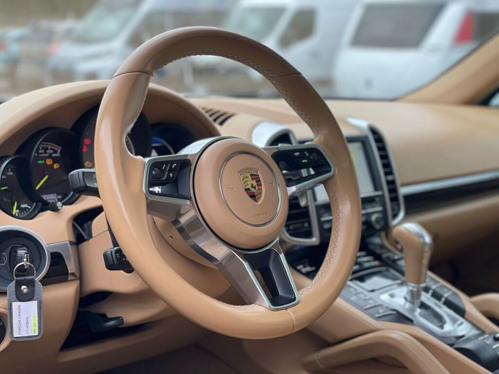 Porsche Cayenne 2016 Valkoinen