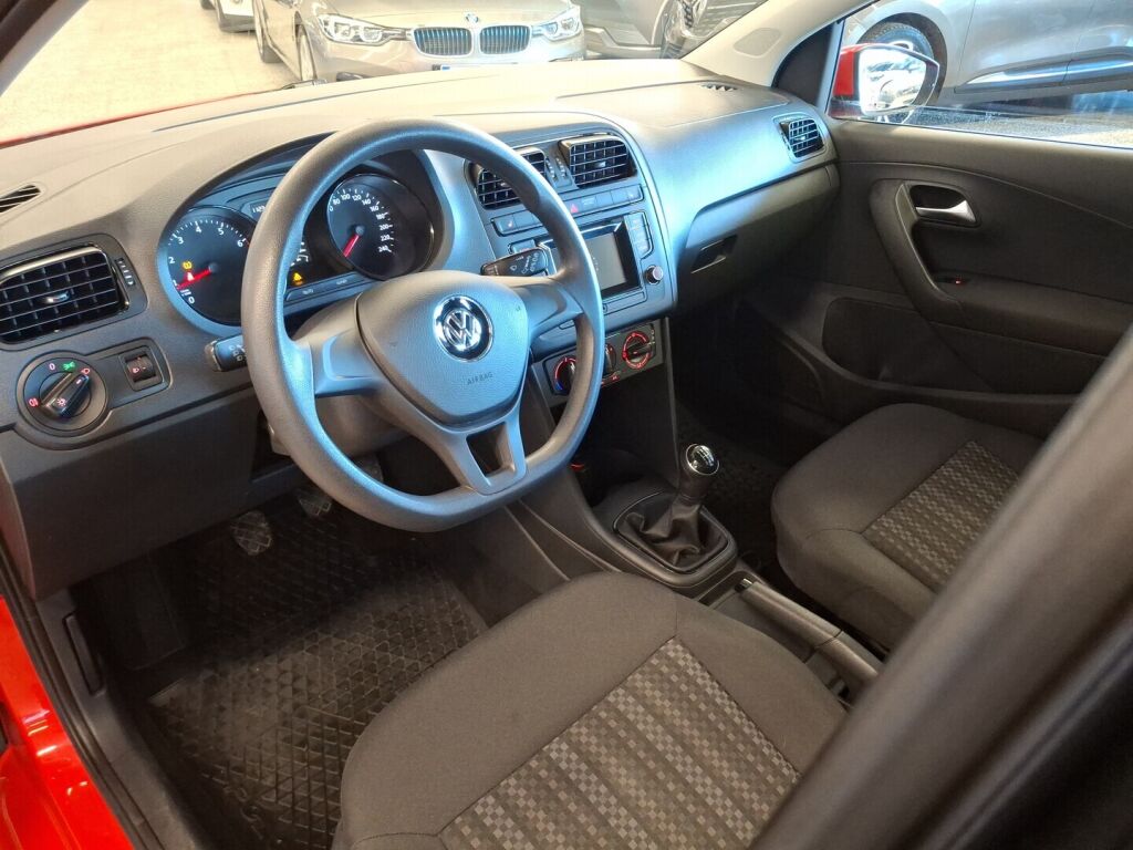Volkswagen Polo 2016 Punainen