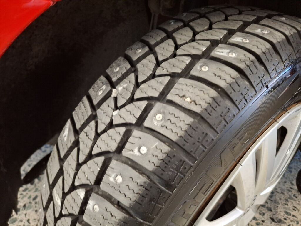 Volkswagen Polo 2016 Punainen